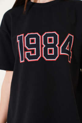 1984 Yazılı T-shirt Siyah - Kadın Giyim Modelleri