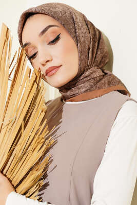 Batik Motifli Modal Eşarp Camel 