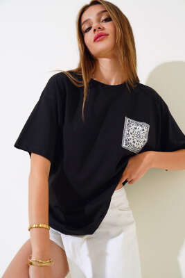 Cep Baskılı T-shirt Siyah - Kadın Giyim Modelleri