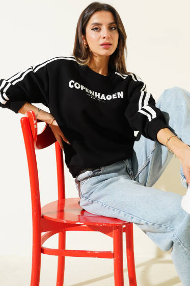 Copenhagen Baskılı Üç İplik Sweatshirt Siyah - İndirimli Tesettür Bluz