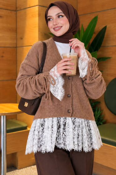 Dantel Detaylı Kolları Büzgülü Triko Hırka Latte - Hırka