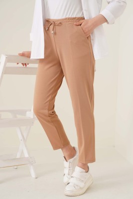 İp Detaylı Beli Lastikli Dar Paça Camel Pantolon 