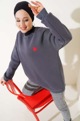 Kalp Nakışlı Üç İplik Sweatshirt Füme - Tunik
