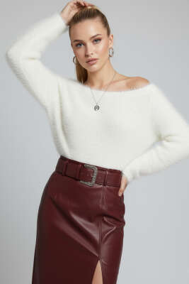 Kayık Yaka Tüylü Kazak Ekru - KECHI WOMAN