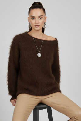 Kayık Yaka Tüylü Kazak Kahve - KECHI WOMAN