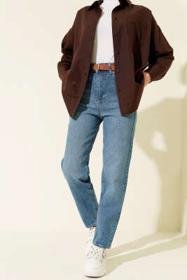 Kemerli Mom Jeans Pantolon Açık Mavi 