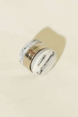 Lotus Serisi Bej Eşarp Mıknatısı 