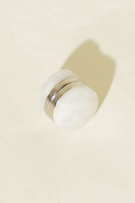 Lotus Serisi Beyaz Eşarp Mıknatısı 