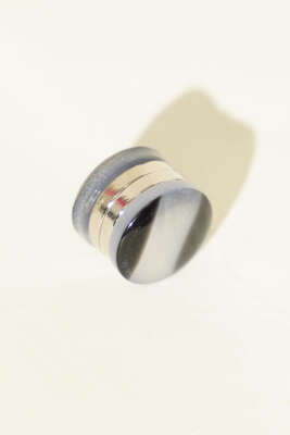 Lotus Serisi Desenli Siyah Eşarp Mıknatısı 