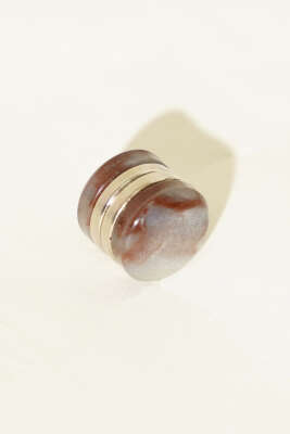 Lotus Serisi Ekru Kahve Eşarp Mıknatısı 