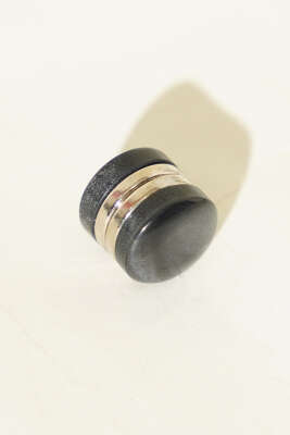 Lotus Serisi Siyah Gri Eşarp Mıknatısı 