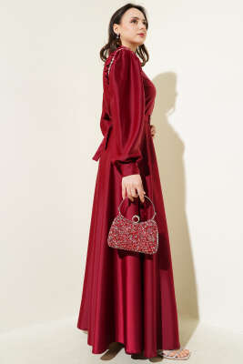 Omuz Taşlı Yarım Gizli Düğmeli Saten Elbise Bordo - Elbise