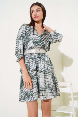 V Yaka Saten Midi Elbise Yeşil - ESTELLE