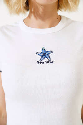 Yıldız Nakışlı T-shirt Ekru - Yeni Giyim